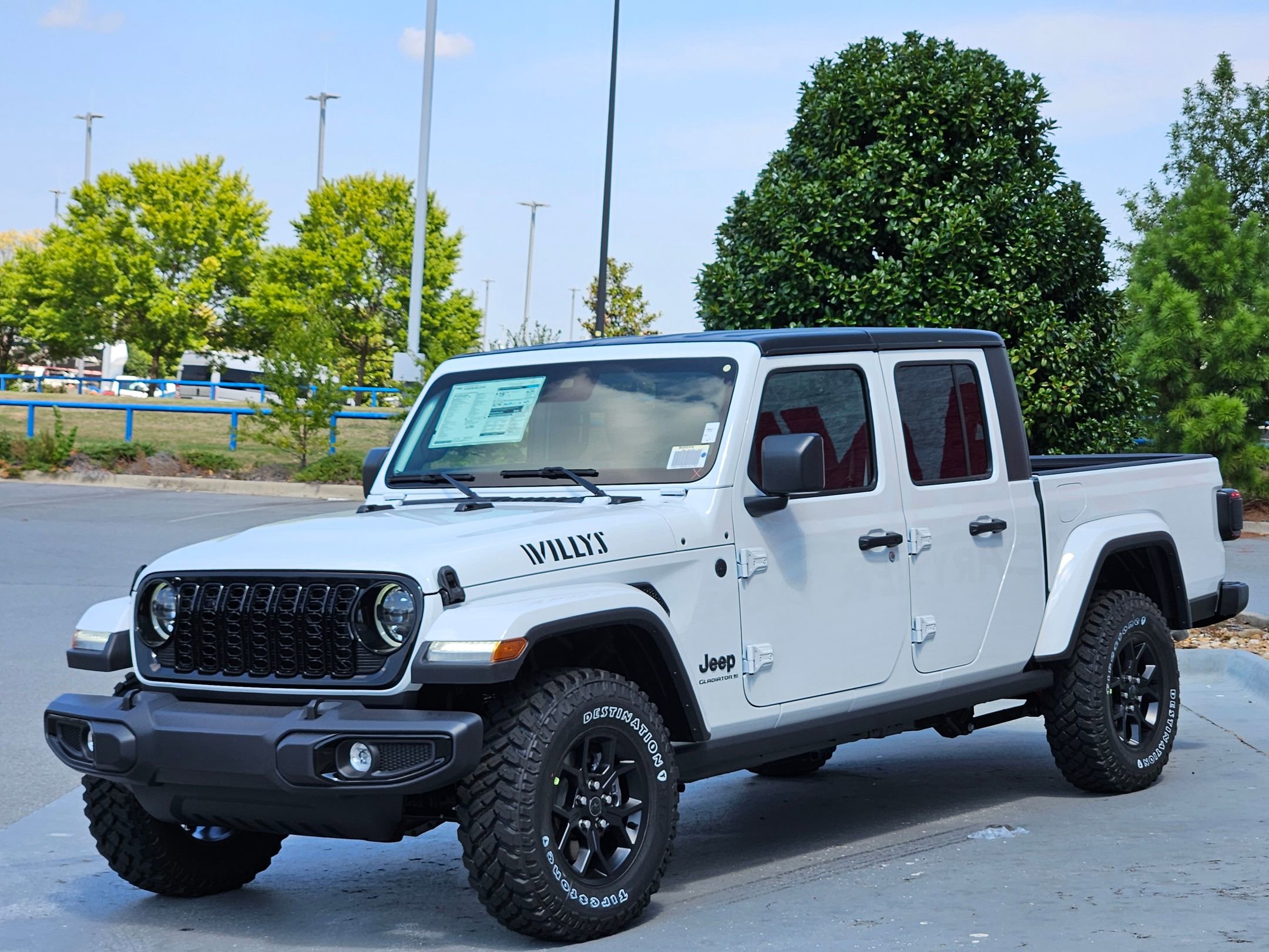 2025 Jeep Gladiator Willys photo 3