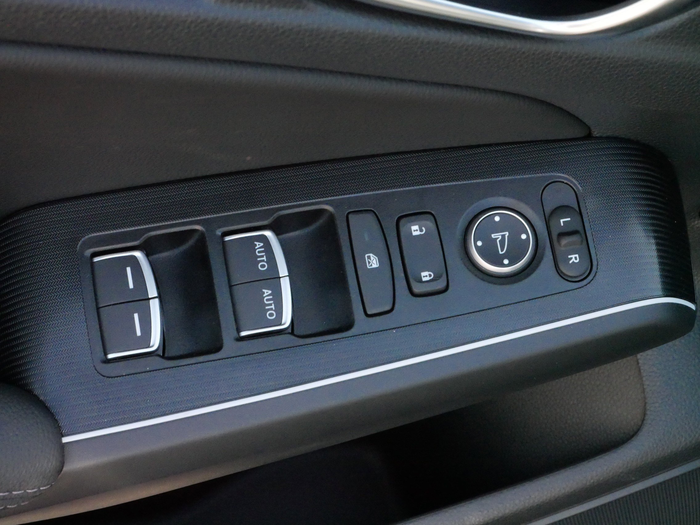2025 Honda Civic Hybrid Sport Touring photo 17