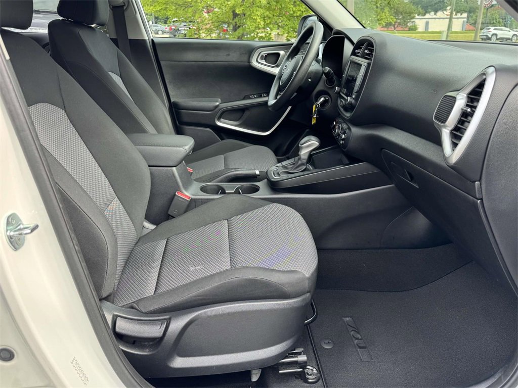 2023 Kia Soul LX photo 12