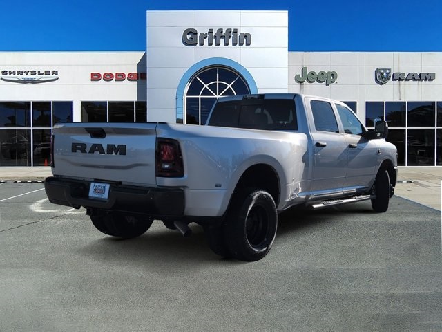 2026 Ram 3500 Tradesman photo 3