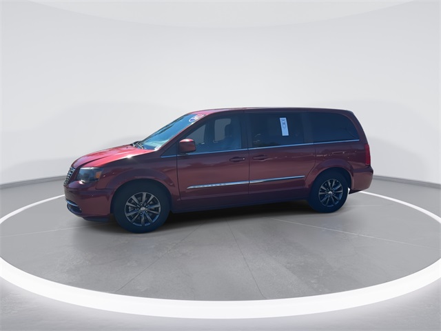2016 Chrysler Town & Country S photo 3