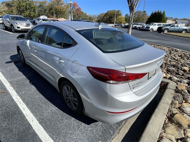 2018 Hyundai Elantra SEL photo 4