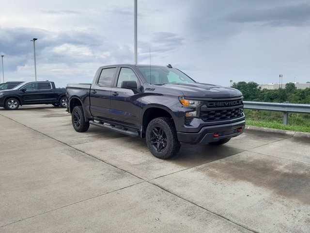 2024 Chevrolet Silverado 1500 Custom Trail Boss photo 2