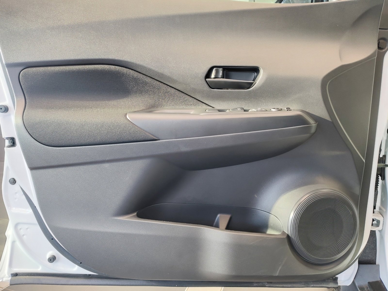 2025 Nissan Kicks Play S photo 22