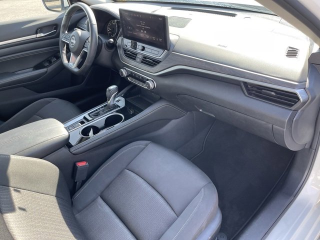 2023 Nissan Altima 2.5 SV photo 13