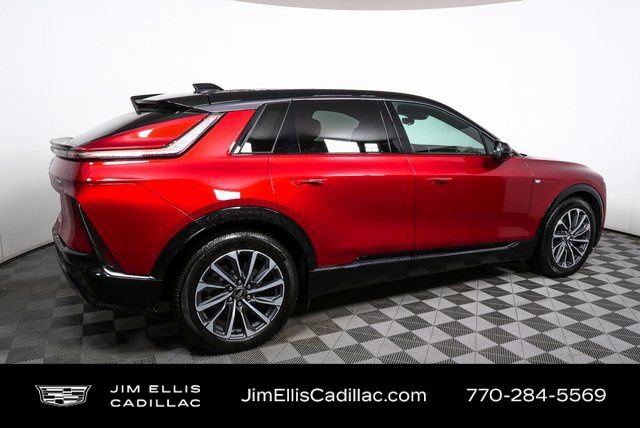 2024 Cadillac Lyriq Sport photo 2
