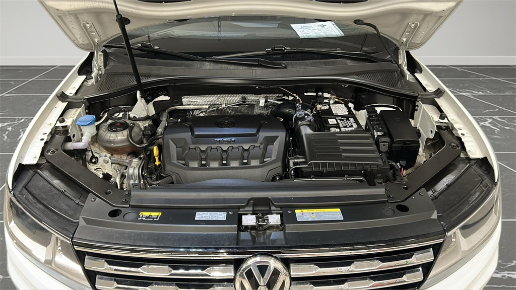 2021 Volkswagen Tiguan R-Line Black SEL photo 17