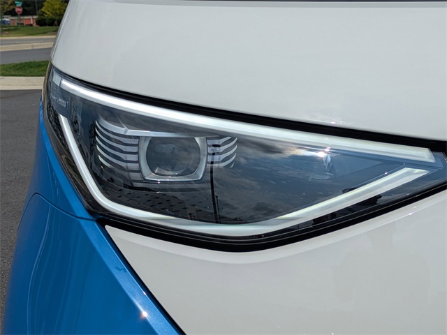 2025 Volkswagen ID. Buzz Pro Plus photo 9