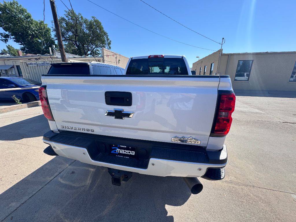 2019 Chevrolet Silverado 2500HD High Country photo 3