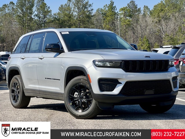 2025 Jeep Grand Cherokee Altitude's photo