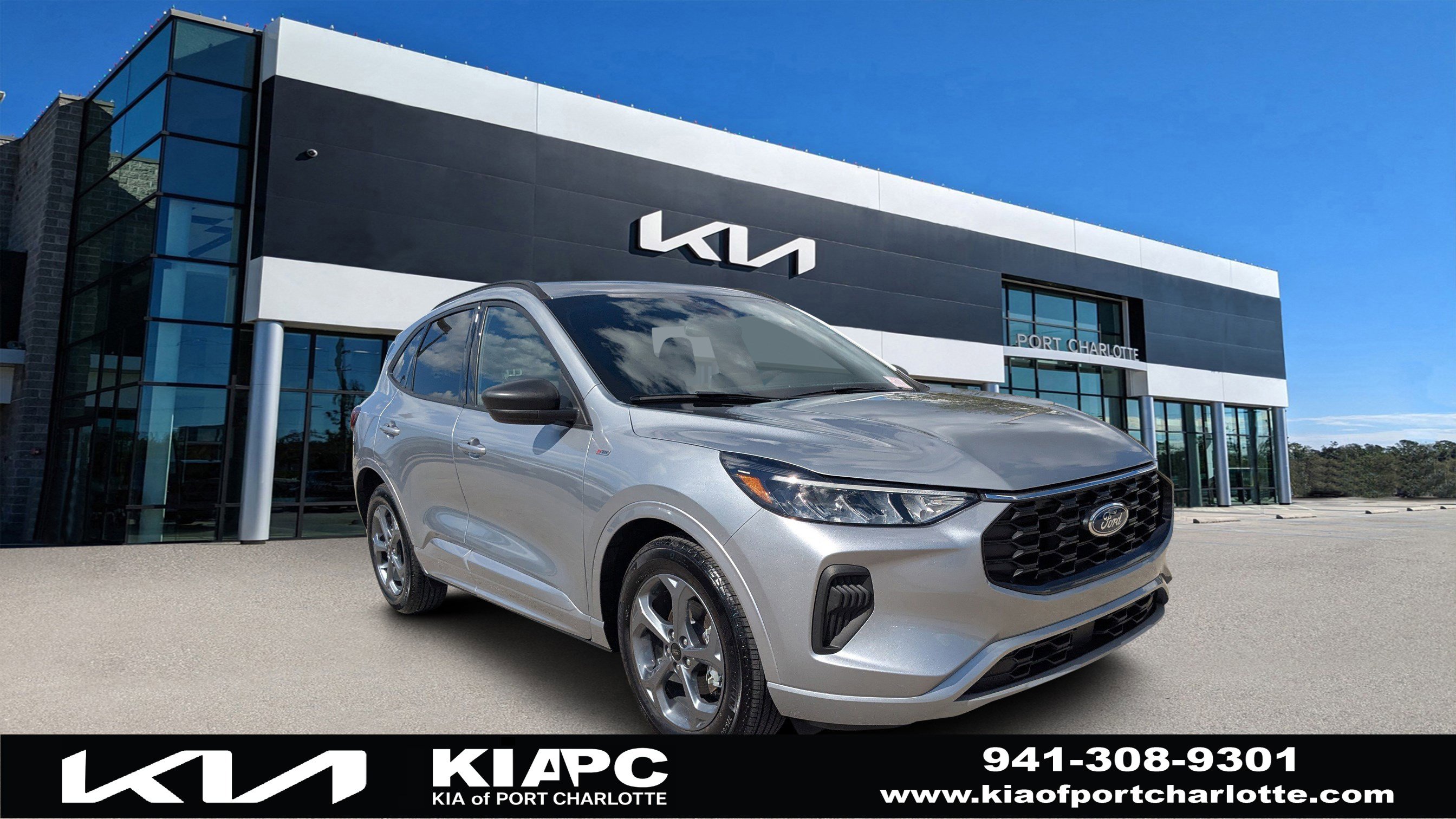 2023 Ford Escape ST-Line's photo