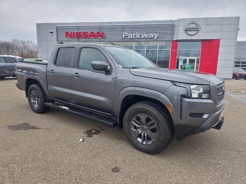 2022 Nissan Frontier SV's photo