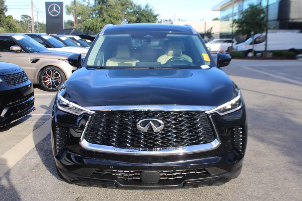 2025 Infiniti QX60 Luxe photo 2