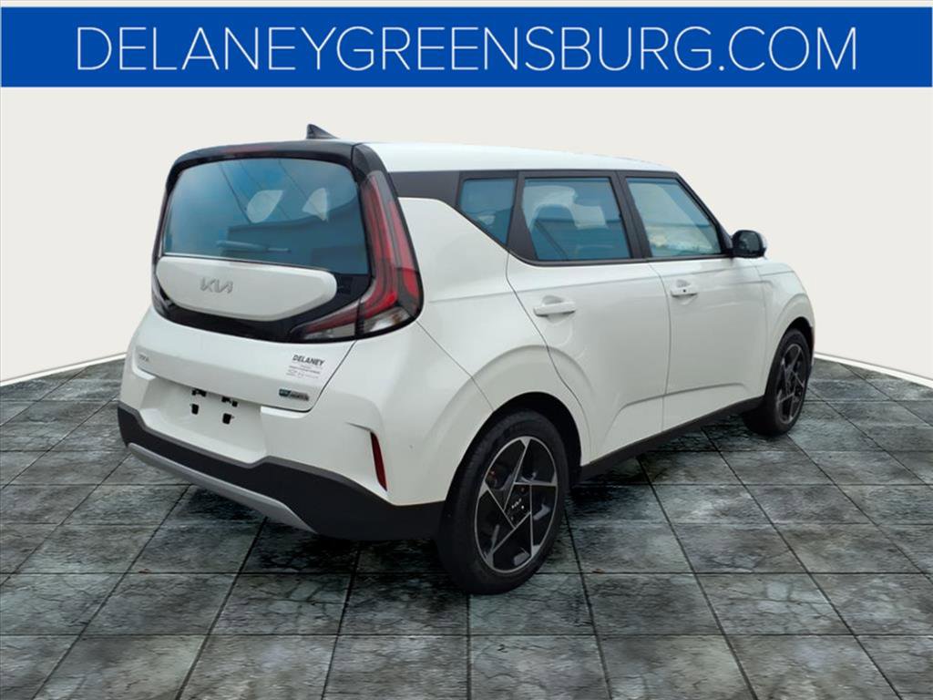 2023 Kia Soul EX photo 2