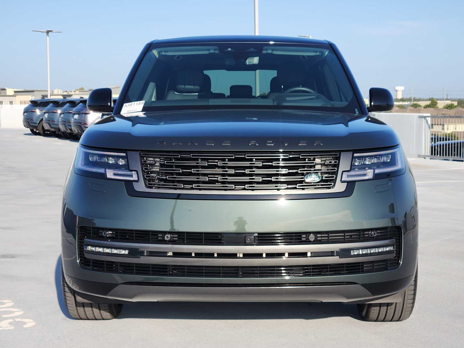 2025 Land Rover Range Rover SE photo 2