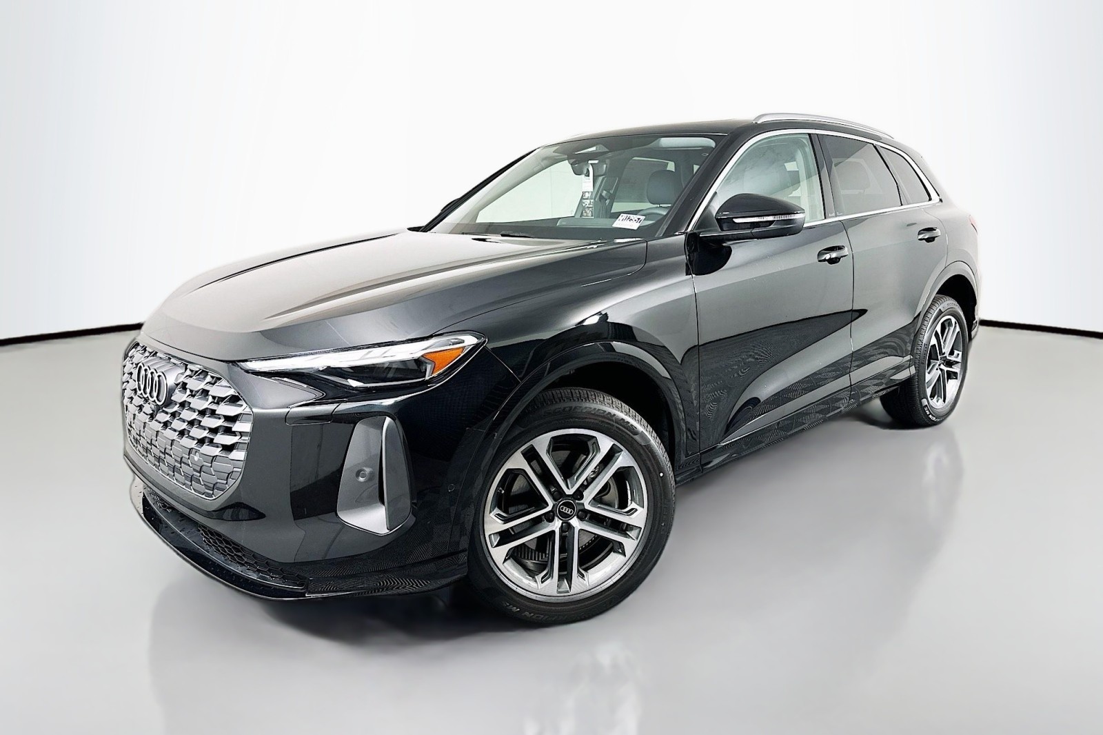 2025 Audi New Q5 Premium's photo