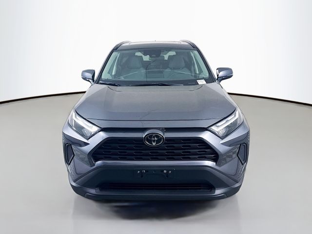 2025 Toyota RAV4 Hybrid XLE photo 2