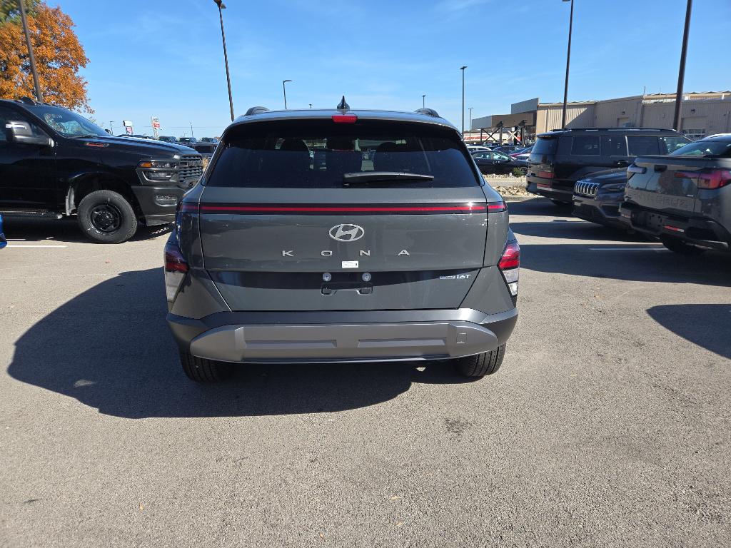 2026 Hyundai Kona SEL photo 4