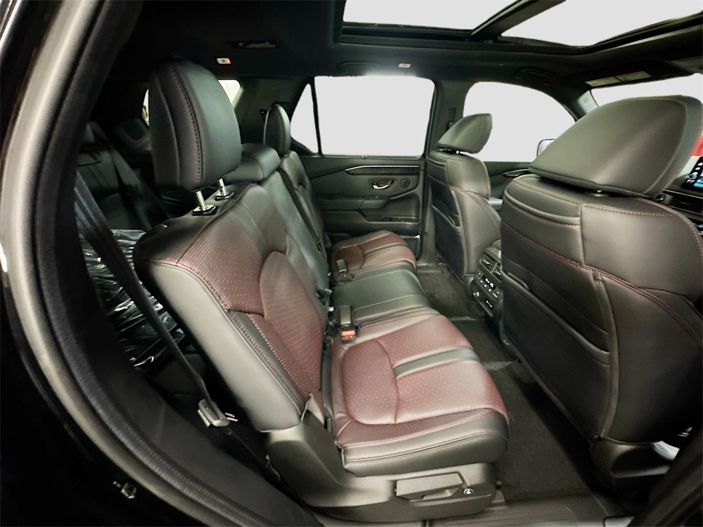 2025 Honda Pilot Black Edition photo 28