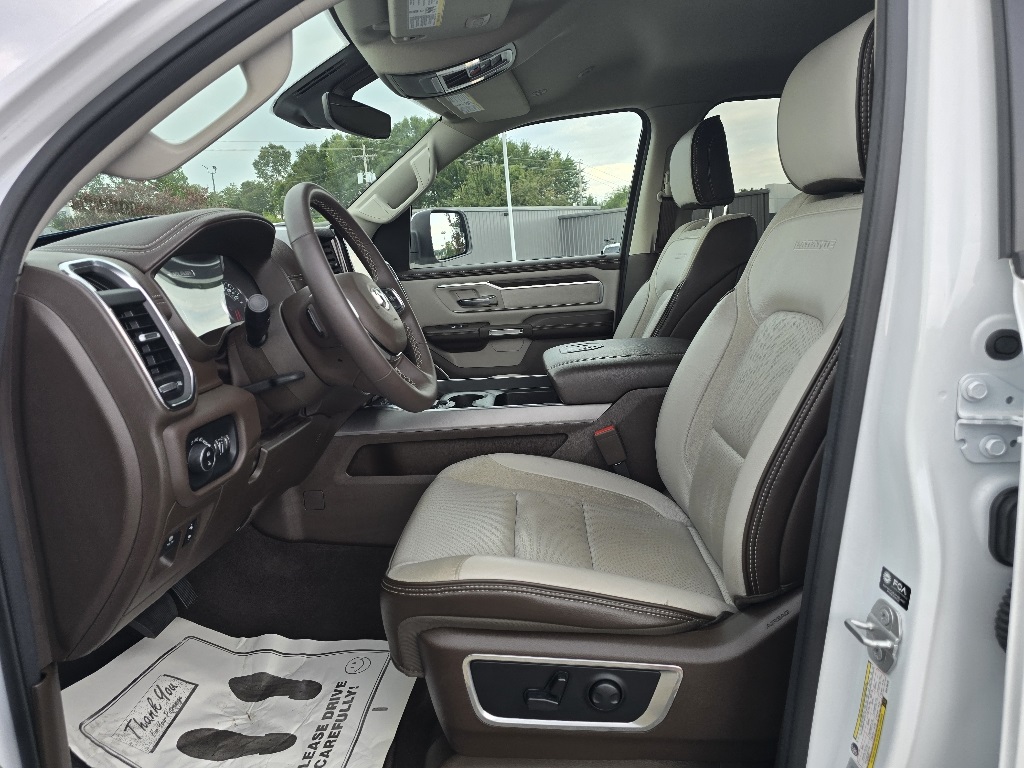 2025 Ram 1500 Laramie photo 10