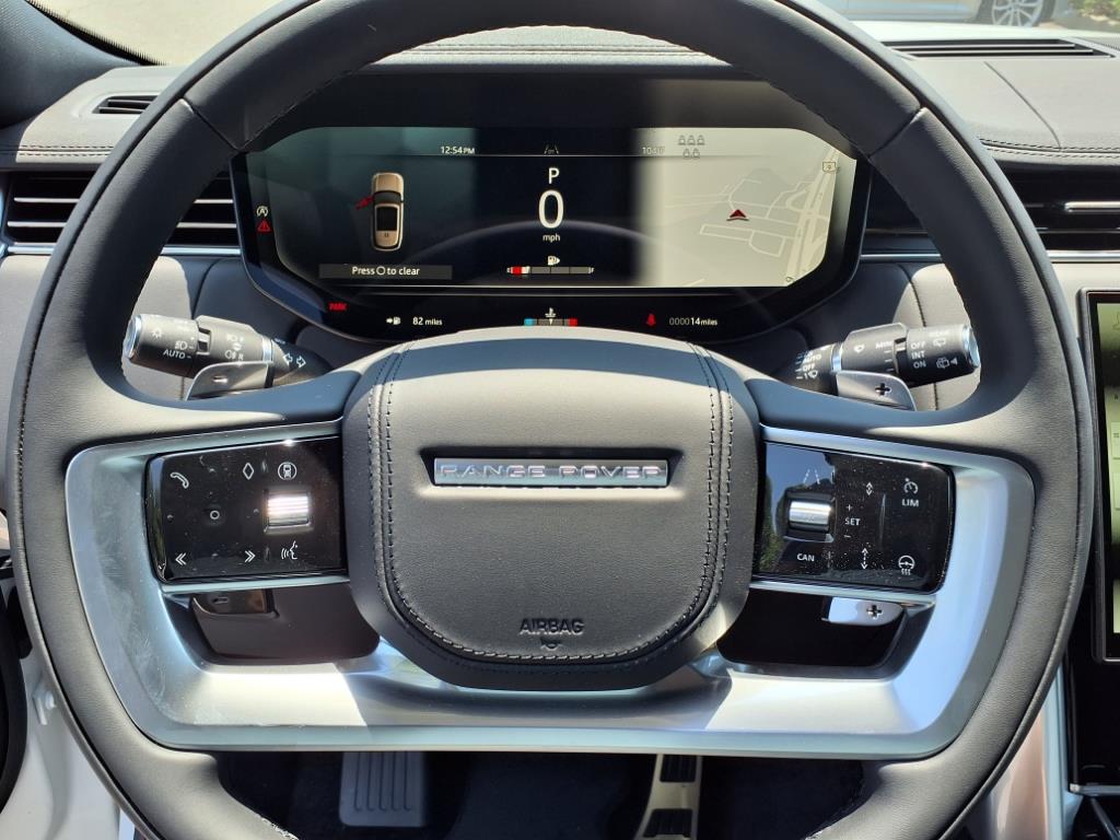 2025 Land Rover Range Rover SE photo 11