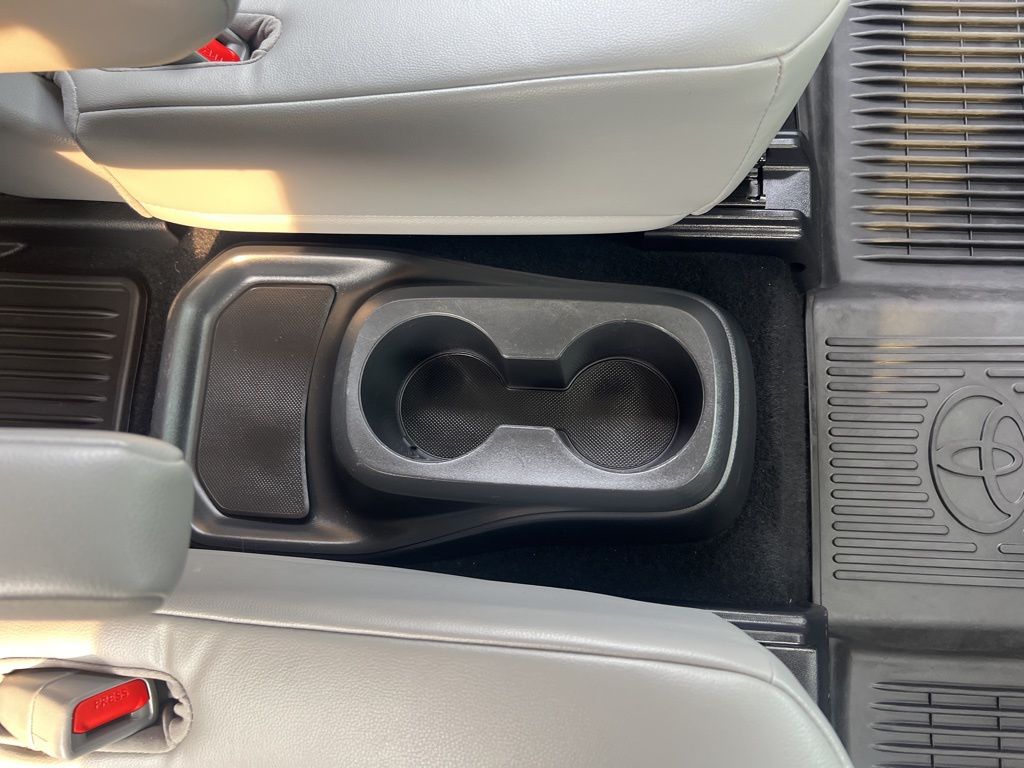 2022 Toyota Highlander XLE photo 20