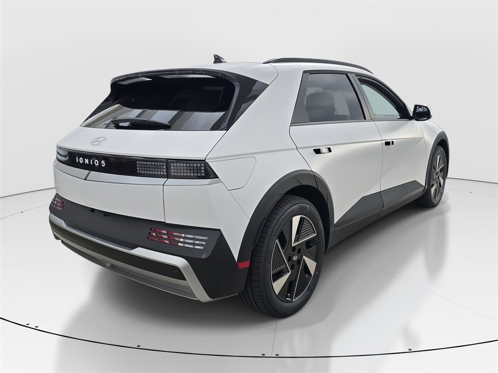 2025 Hyundai Ioniq 5 SEL photo 3