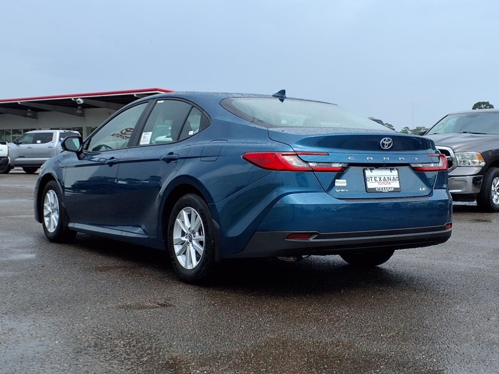 2025 Toyota Camry LE photo 5