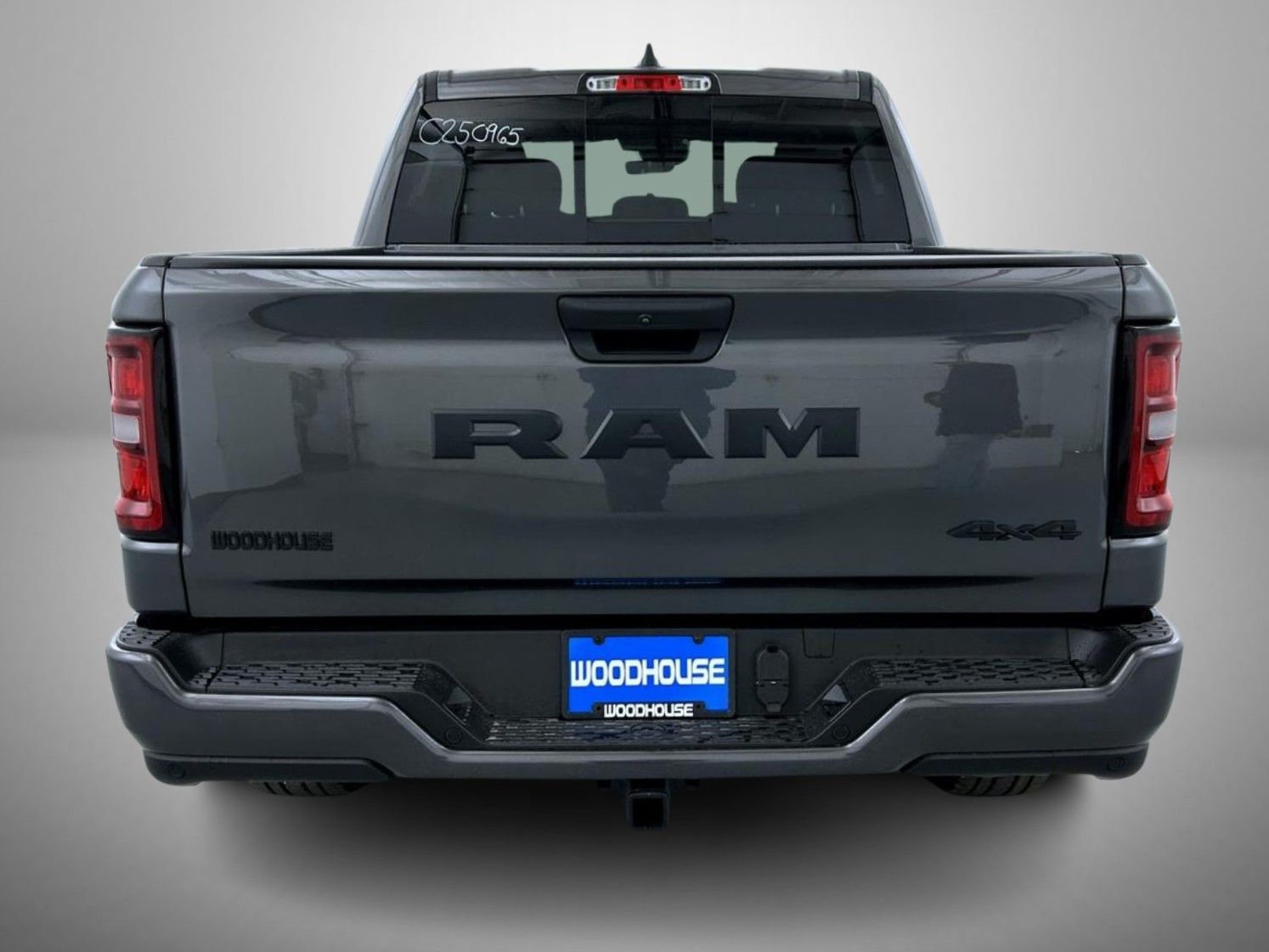 2025 Ram 1500 Tradesman photo 3