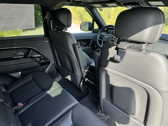 2025 Land Rover Range Rover Sport SE photo 18