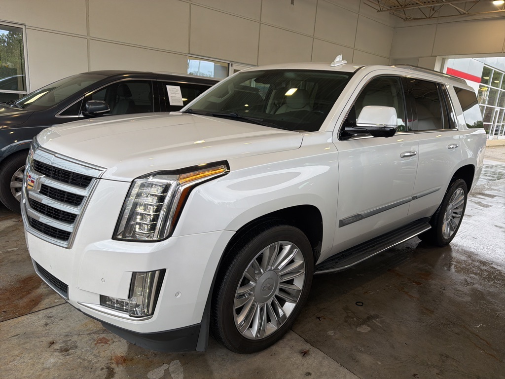 2020 Cadillac Escalade Luxury's photo