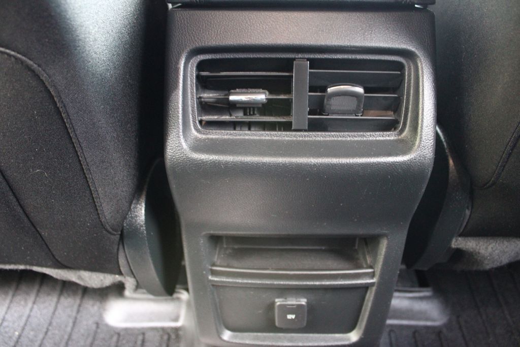 2020 Ford Edge SE photo 37