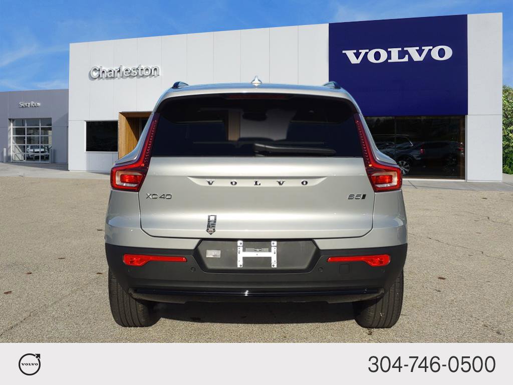 2025 Volvo XC40 photo 3