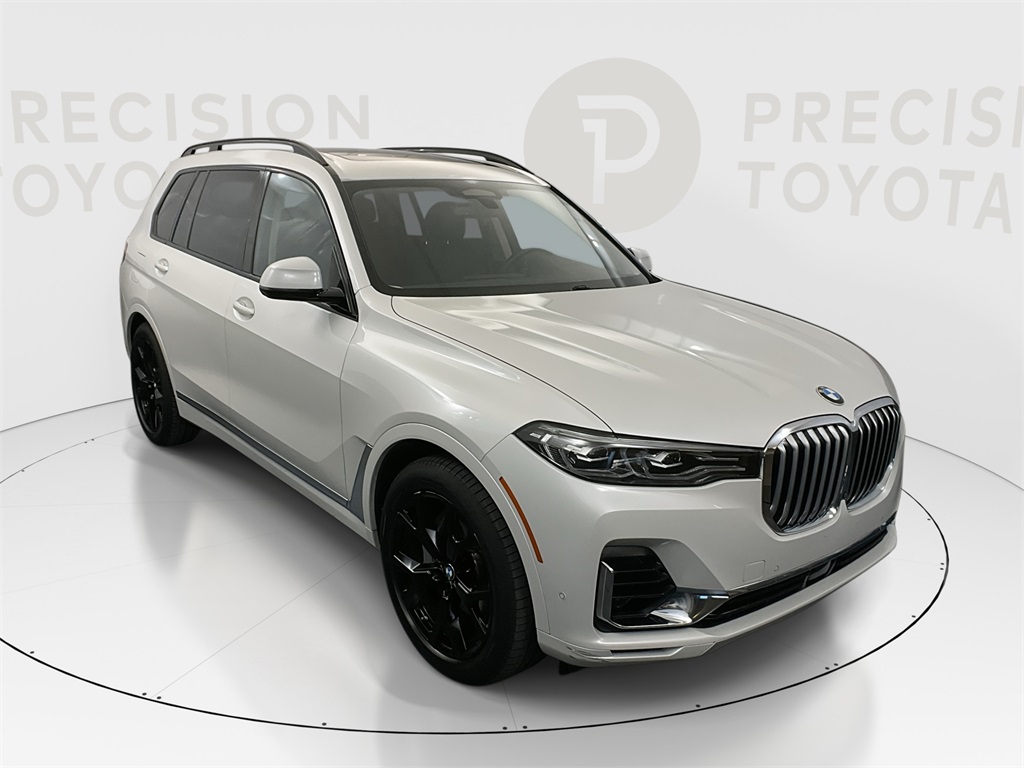 2022 BMW X7 40i's photo