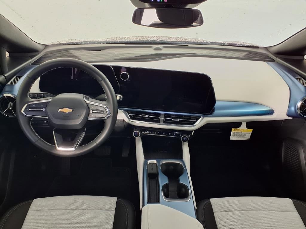 2025 Chevrolet Equinox EV 1LT photo 8