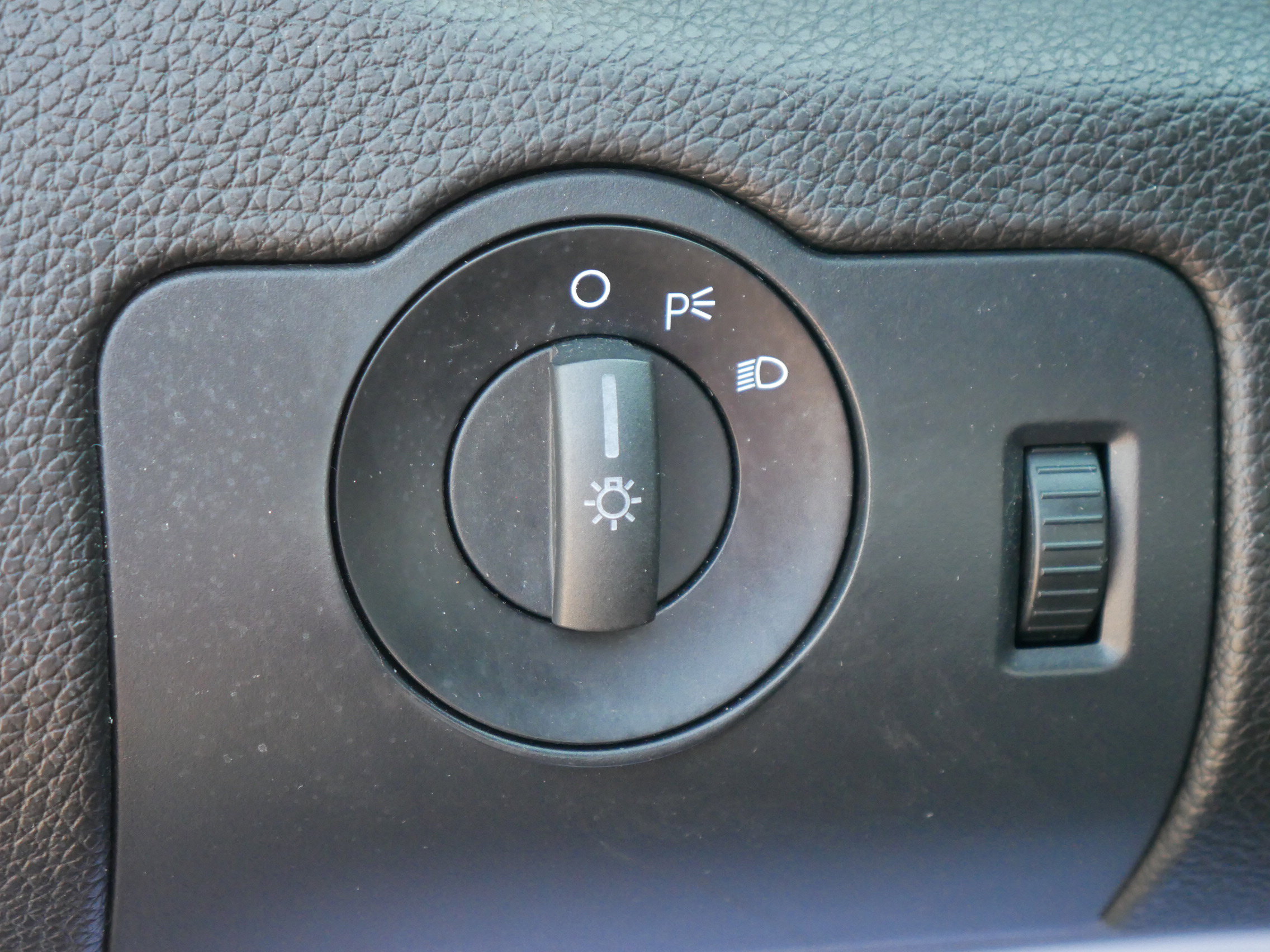 2013 Ford Mustang V6 Premium photo 4