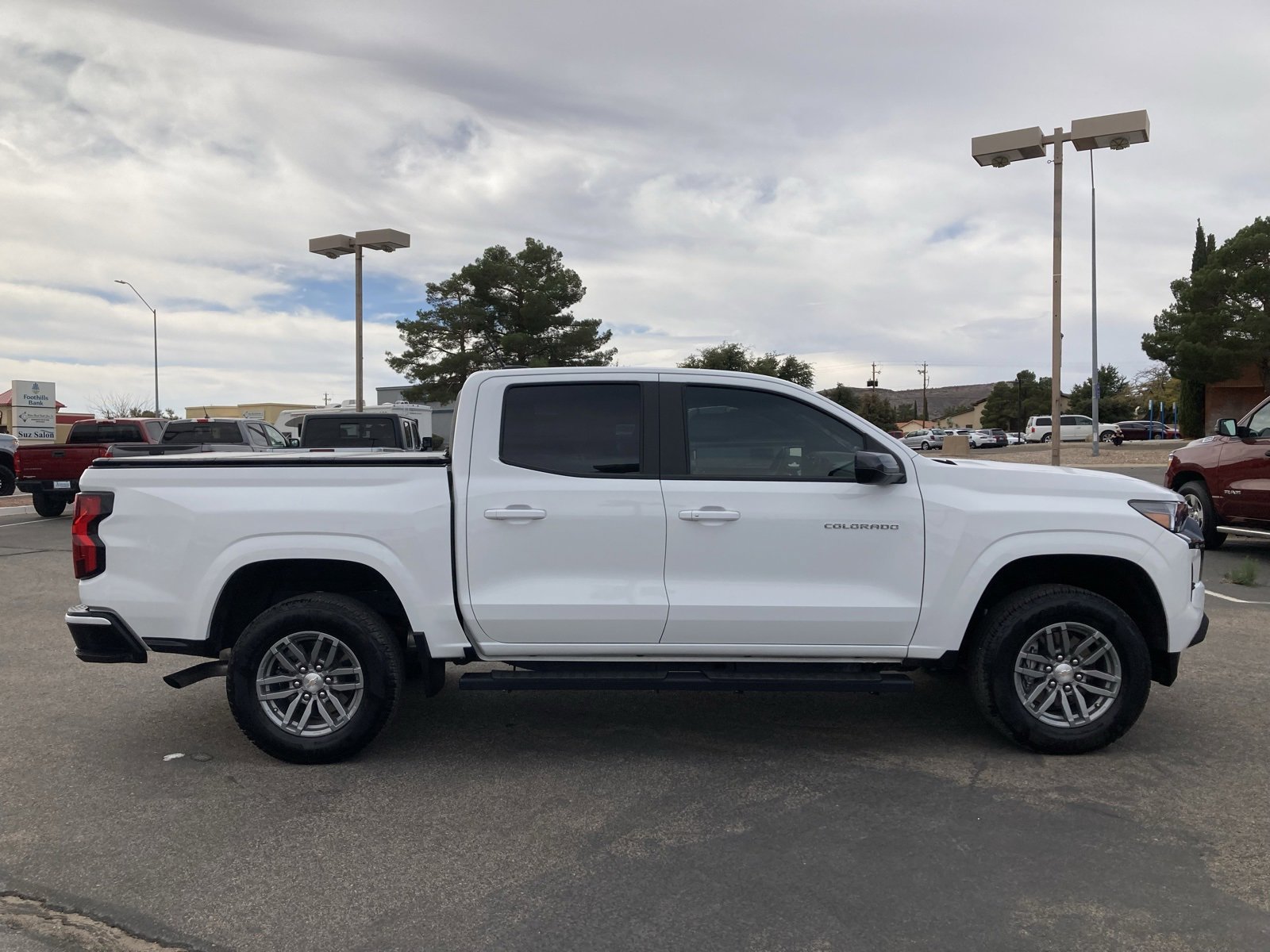 2024 Chevrolet Colorado LT photo 4