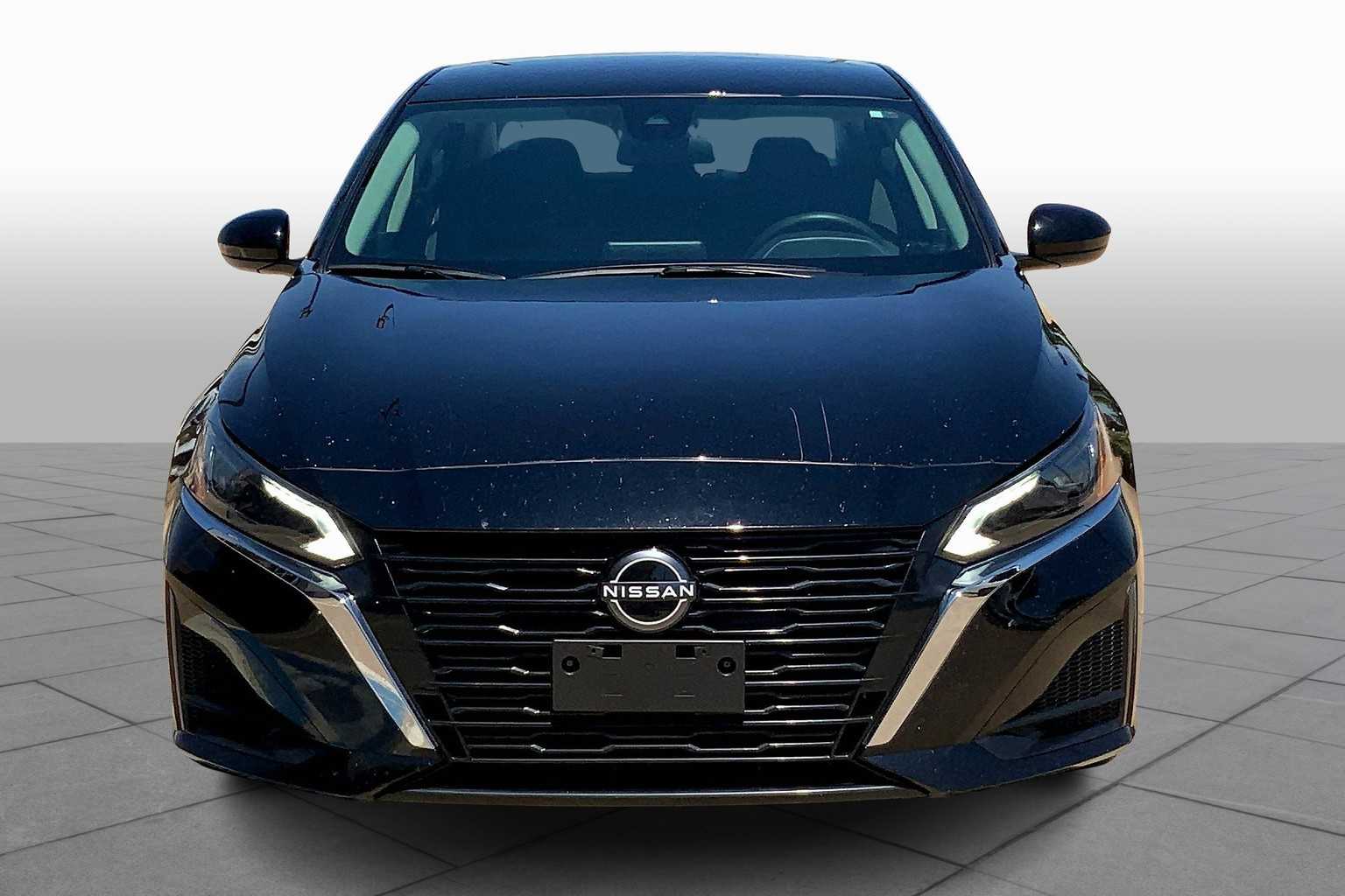 2023 Nissan Altima 2.5 SV photo 3