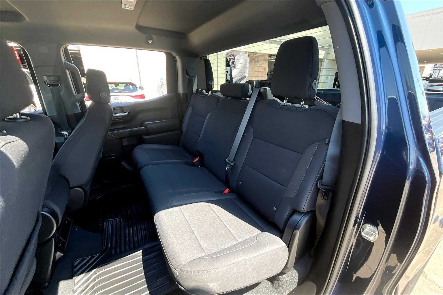 2023 Chevrolet Silverado 1500 Custom photo 18