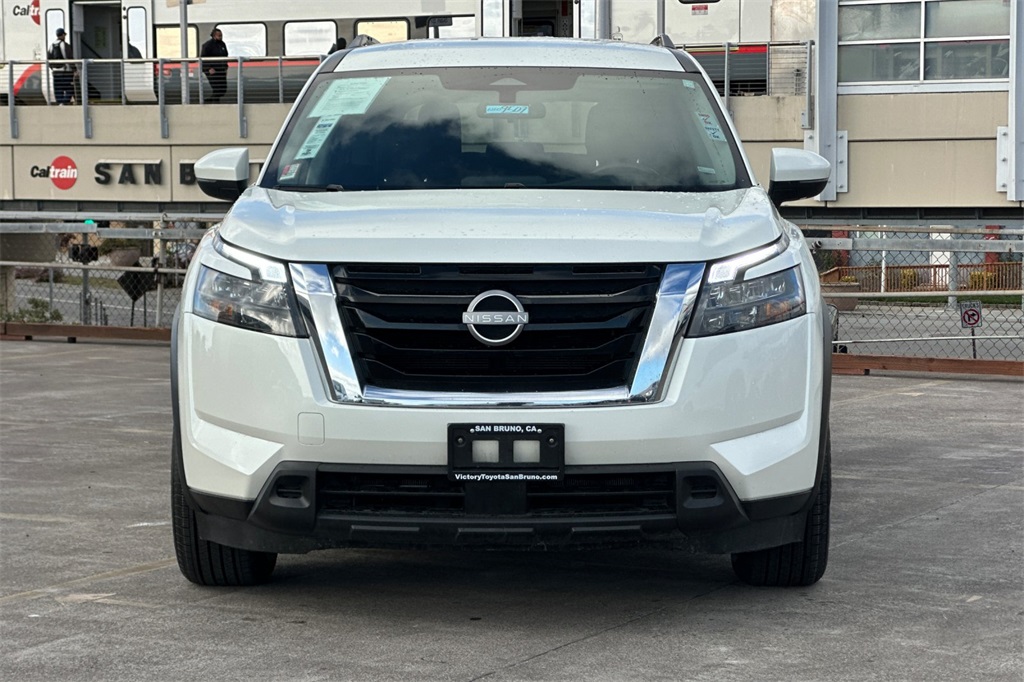 2024 Nissan Pathfinder SV photo 9