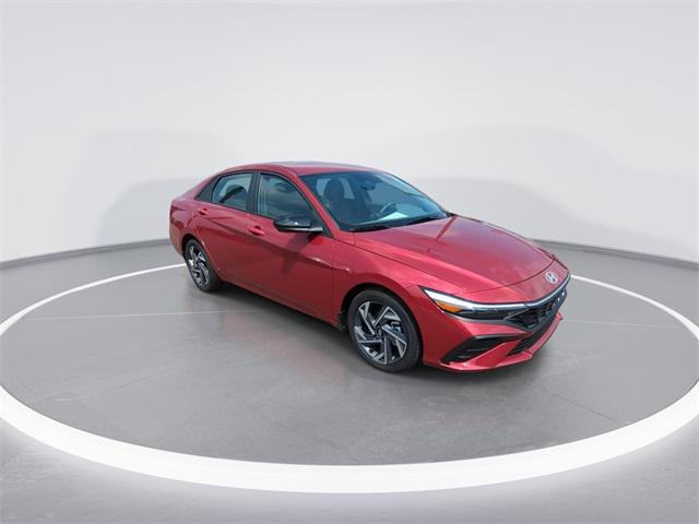 2025 Hyundai Elantra SEL Sport photo 2
