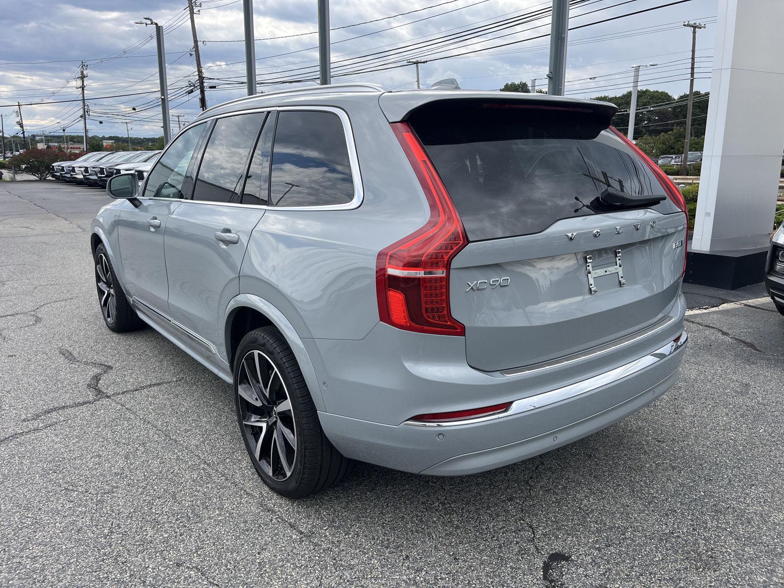 2024 Volvo XC90 B5 Plus photo 4