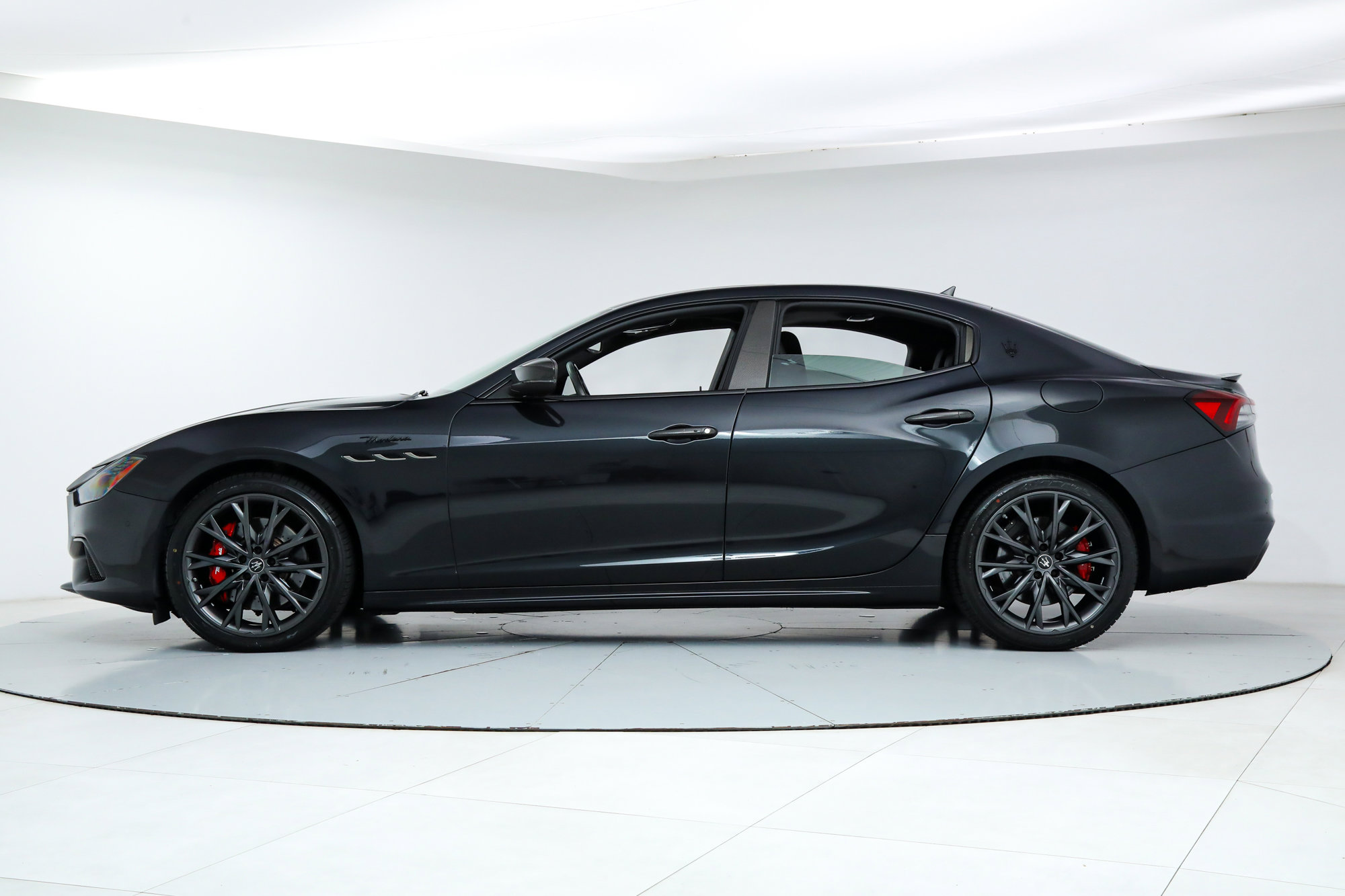 2022 Maserati Ghibli Modena Q4 photo 2