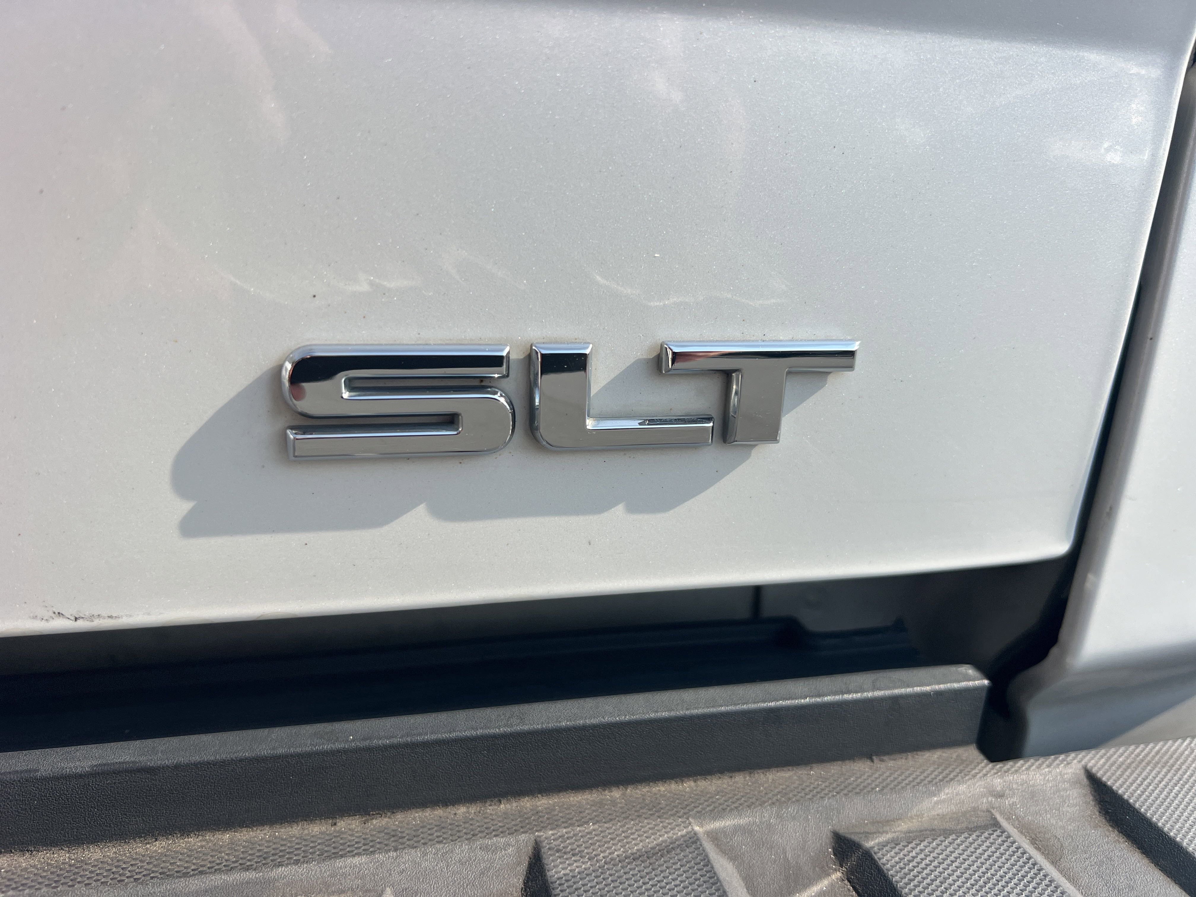 2018 Gmc Sierra 1500 SLT photo 2