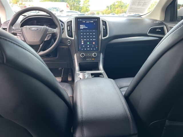 2022 Ford Edge SEL photo 14