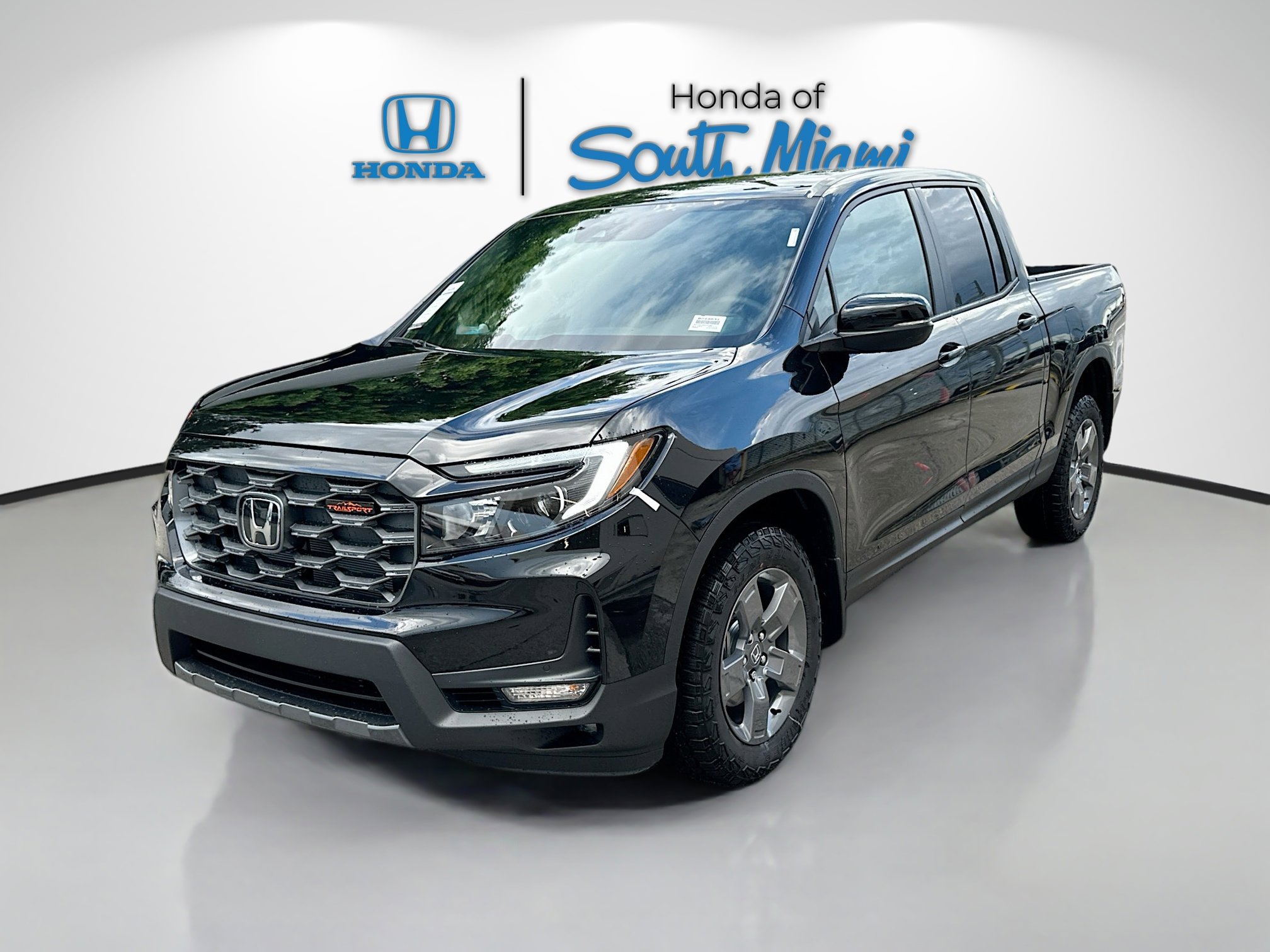 2025 Honda Ridgeline TrailSport photo 2