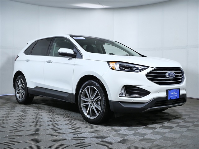 2024 Ford Edge Titanium's photo