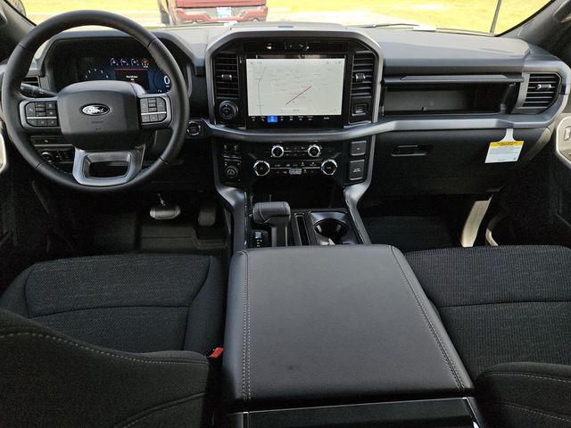 2025 Ford F-150 XLT photo 4