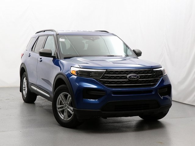 Used 2022 Atlas Blue Metallic Ford XLT image 1
