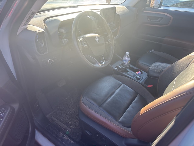 2022 Ford Bronco Sport Outer Banks photo 2